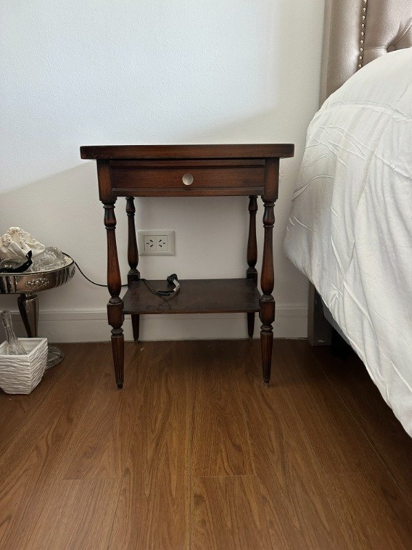 Producto - MESA DE LUZ FRANCESA 46x36x62 #12222