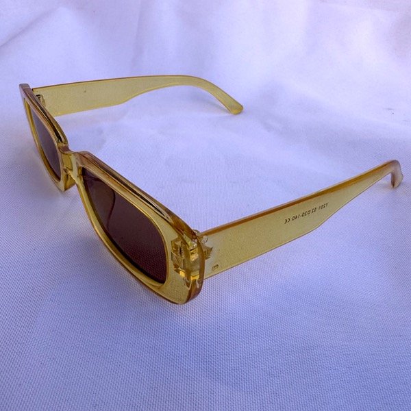 Producto - LENTES RETRO AMARILLO LENTE NEGRO