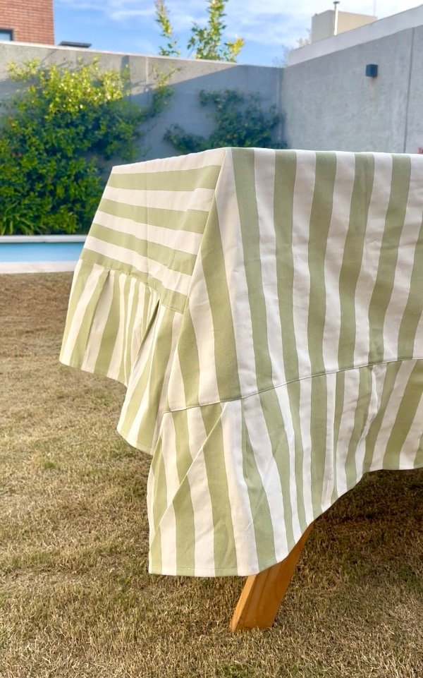 Producto - Mantel  Tusor con volados rayado verde y crudo
