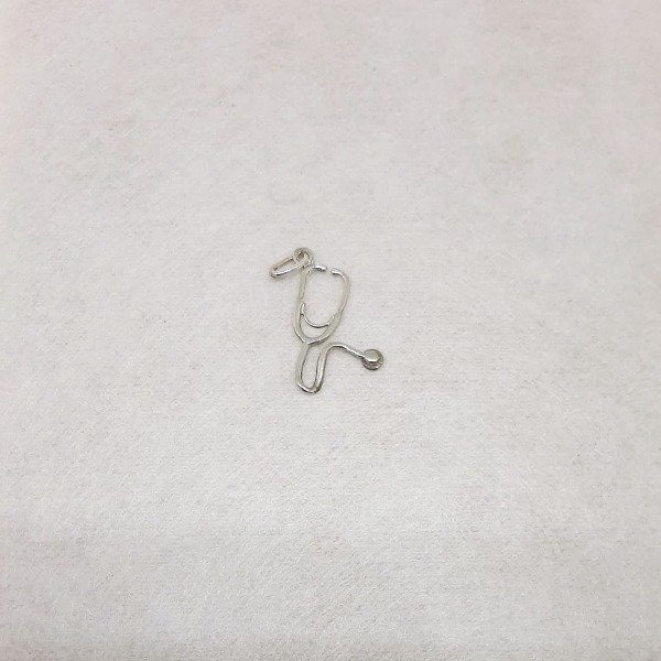 Producto - Dije estetoscopio, de plata (cod3369)