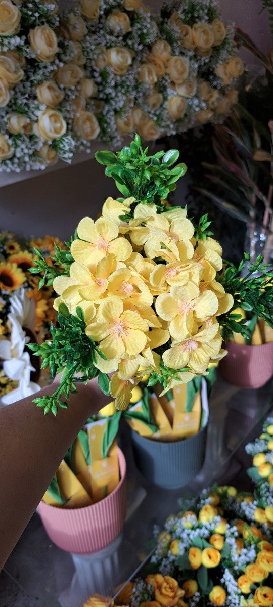 Producto - RAMO DE HORTENCIAS CON FOLLAJE - 1