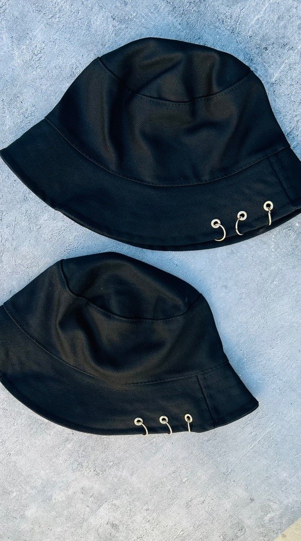 Producto - PILUSO BLACK CON ARGOLLAS