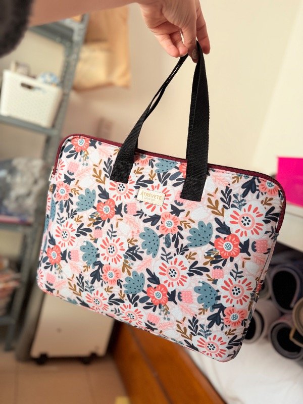 Producto - FUNDA DE NOTEBOOK - FLOR CORAL