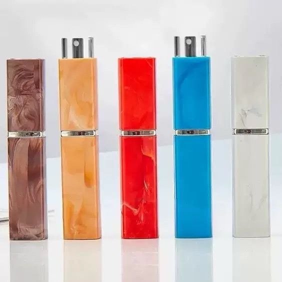 Producto - FRASCO DE PERFUME EN FORMA DE LABIA WH1002