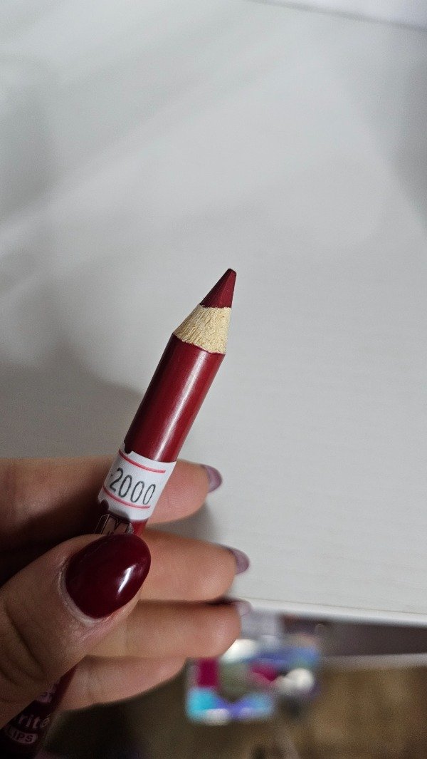 Producto - DELINEADOR DE LABIOS 15