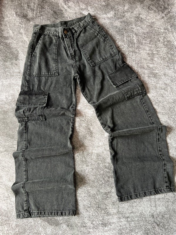 Producto - Cargo gris