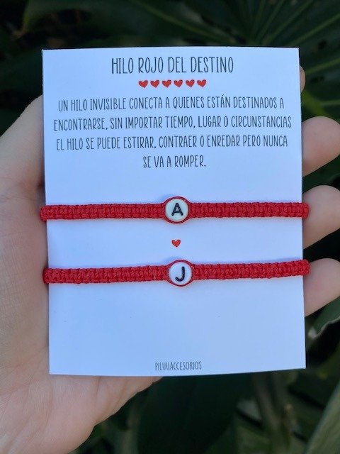 Producto - HILO ROJO CON INICIALES