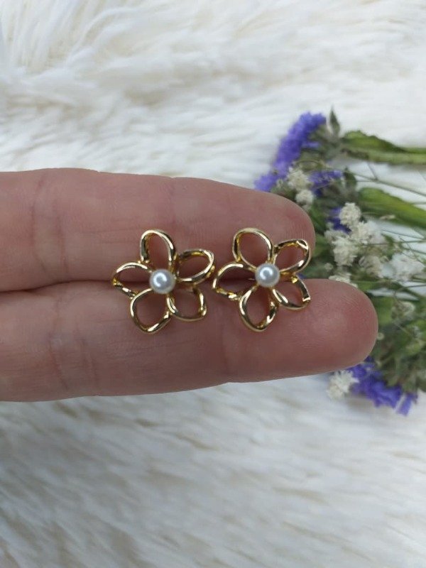 Producto - ADA0116 Aro Flor calada con perla