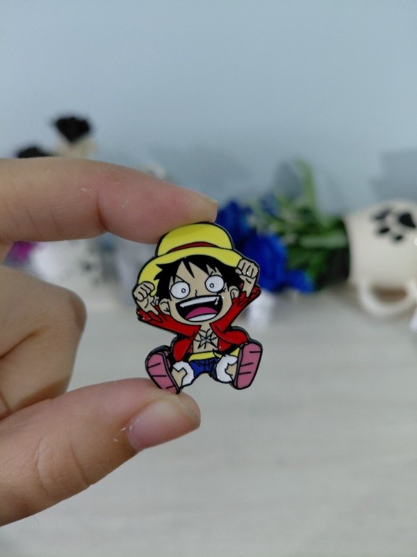 Producto - Pin metalizado - One piece #1285