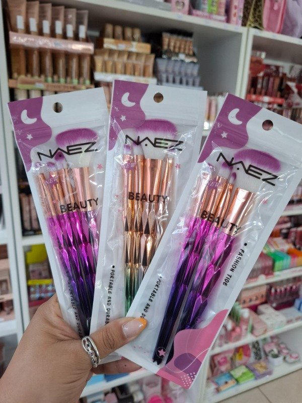 Producto - Juego de brochas glam x4 NAEZ