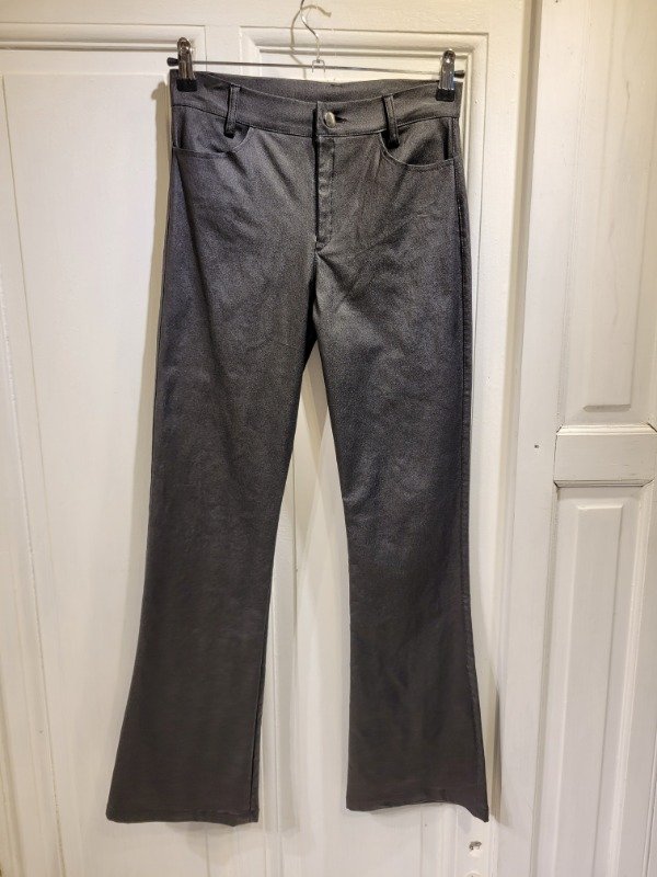 Producto - Pantalón SO CIPPO negro engomado Nuevo C/etiq Talle 18 años - PRECIO: 32X