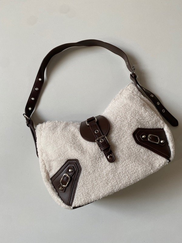Producto - Cartera corderito