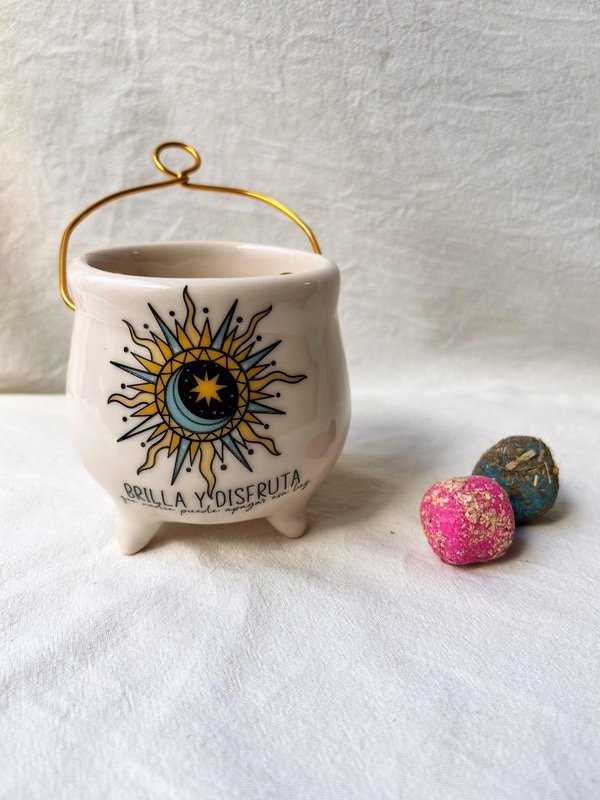 Producto - Sahumador caldero de cerámica Sol con frase Brilla y Disfruta