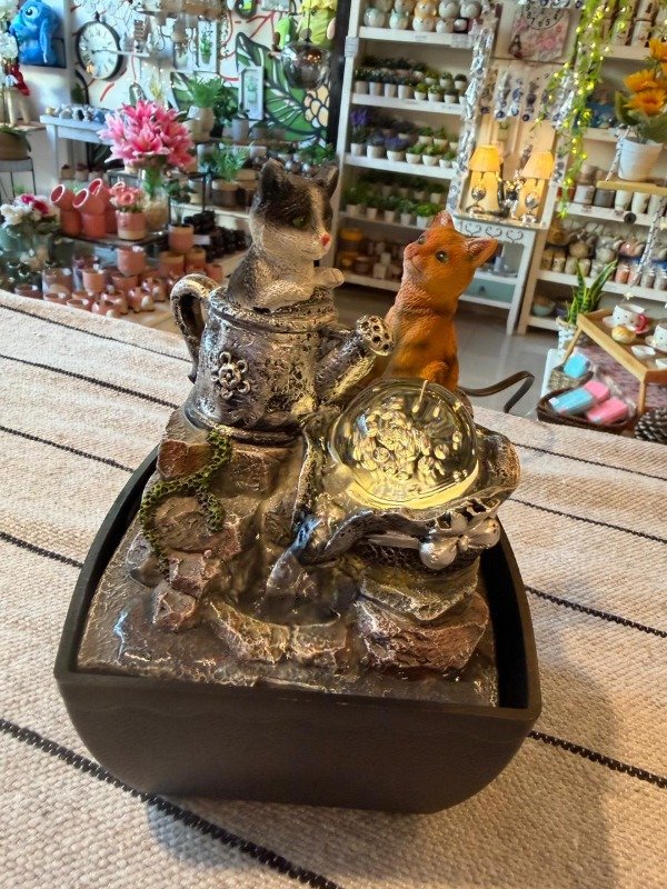 Producto - Fuente de agua - chica gatos 18cm (Efectivo: 35.120)