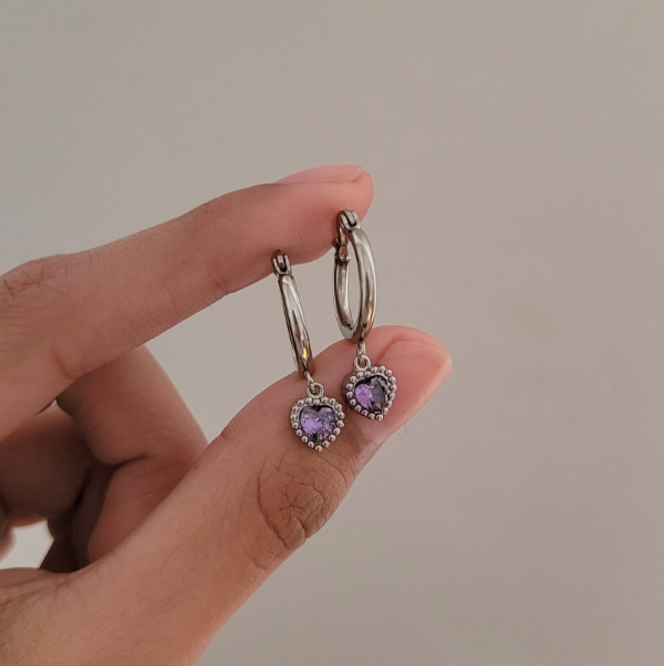 Producto - Argollas corazón cubic violeta