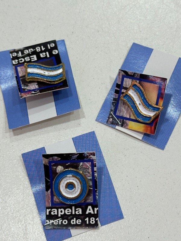 Producto - Pins patrios