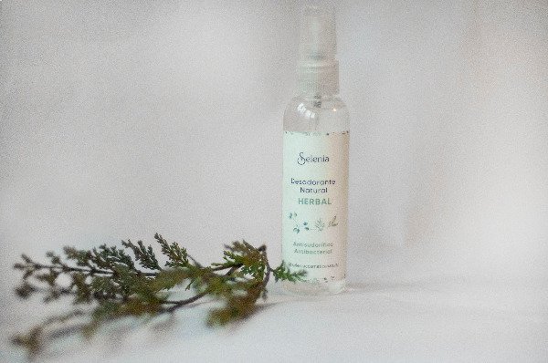 Producto - Desodorante Natural en spray herbal unisex