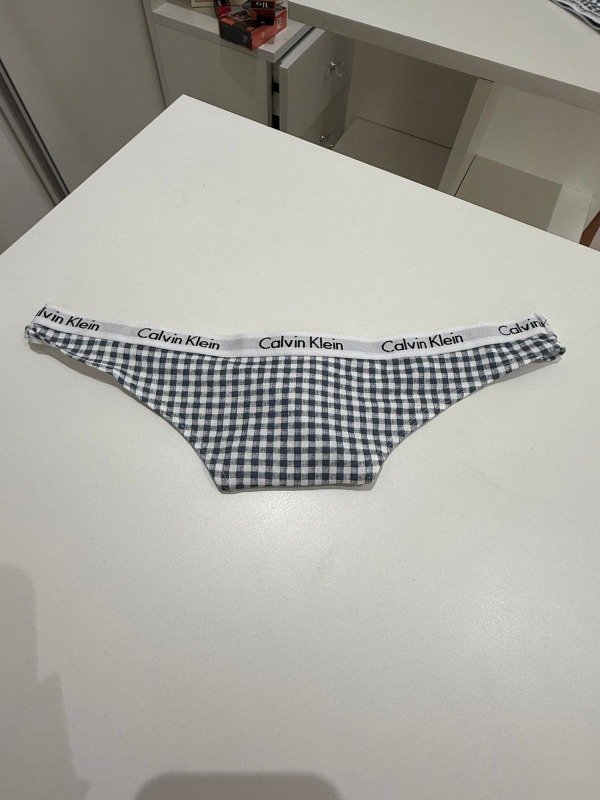 Producto - CALVIN KLEIN- Tanga estilo cuadrille.