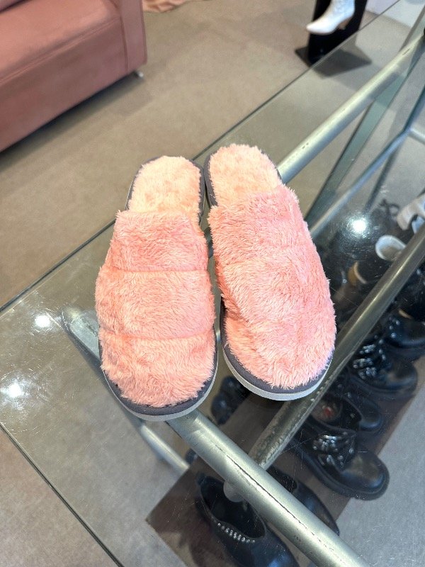 Producto - Pantuflas Peluche Rosa Base Gris
