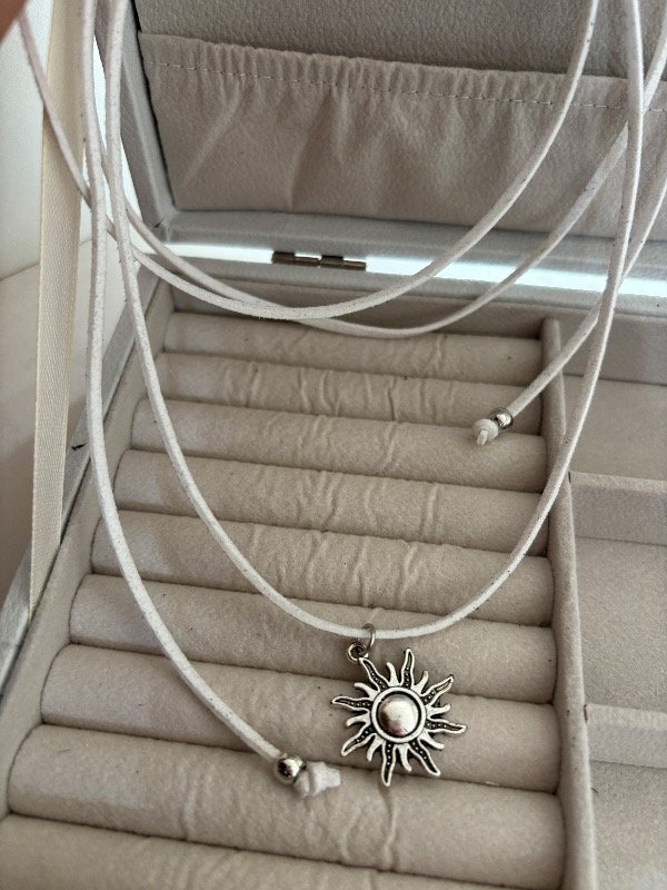 Producto - Choker sol cordón blanco