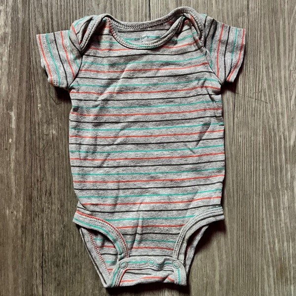 Producto - Body Carters Gris Rayas Colores 3M