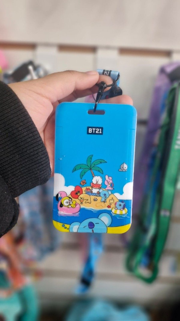 Producto - BTS - PORTASUBE BT21 ISLA