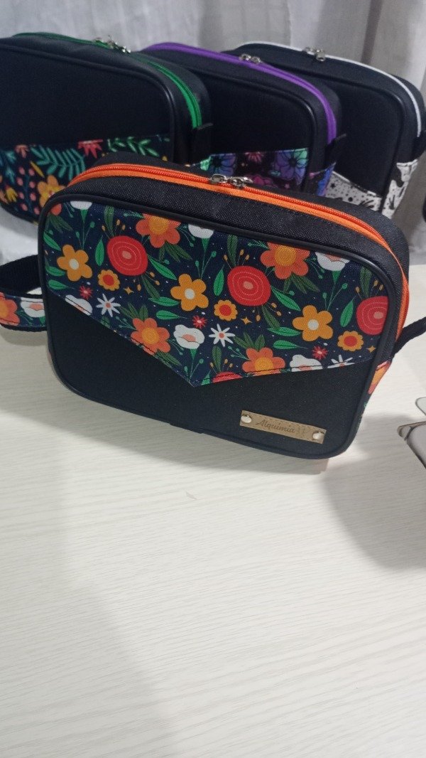 Producto - Neceser combinado florcitas