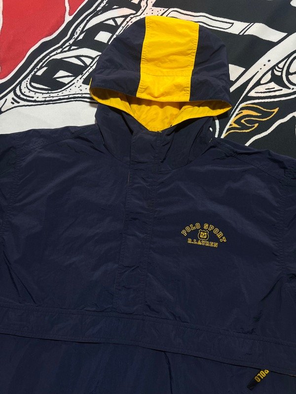 Producto - Anorak Polo Spory. Talle L