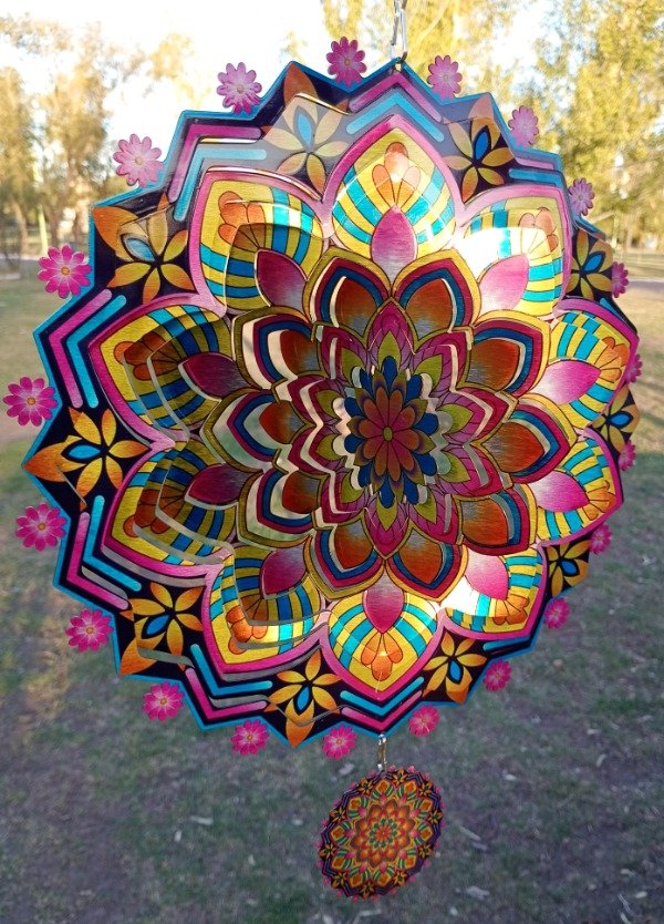 Producto - Giraviento mandala importado 30 cm flores rosas