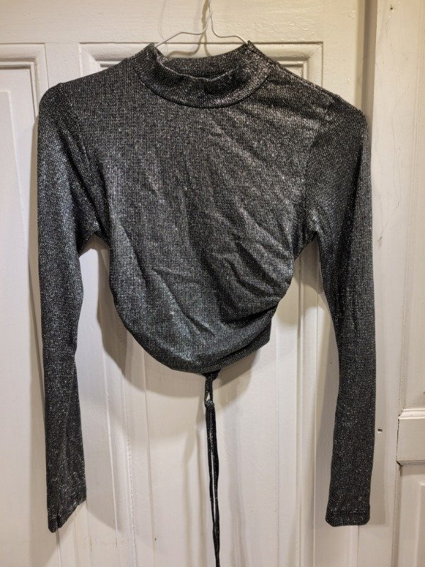 Producto - Remera JULIETA tejida negro y plateado Talle M - PRECIO: 16X