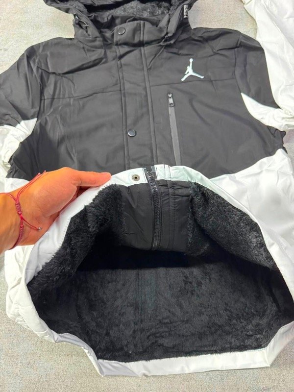 Producto - Rompeviento Jordan o Nike con piel - 0