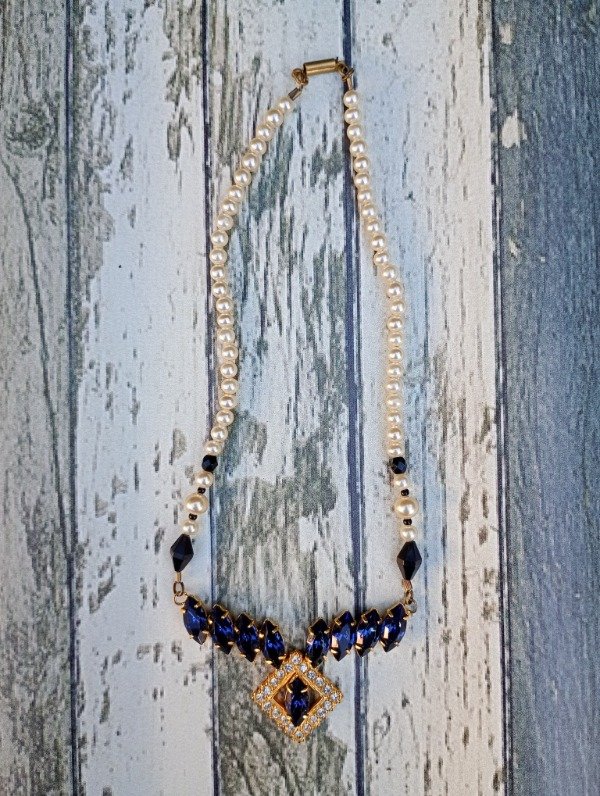 Producto - Collar de perlitas y cristales azules