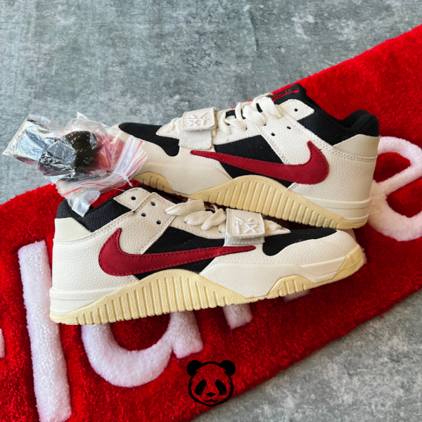 Producto - JORDAN JUMPMAN JACK TRAVIS SCOTT "UNIVERSITY RED"