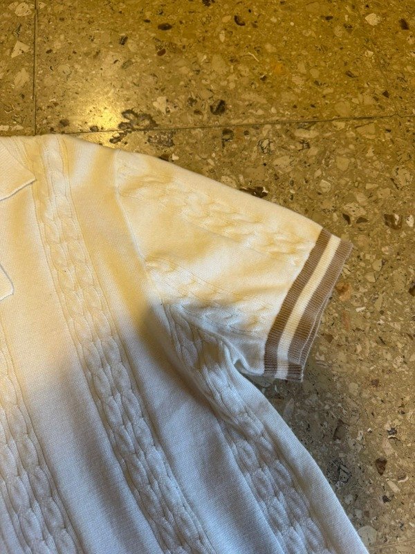 Producto - Chomba hilo blanca con botones