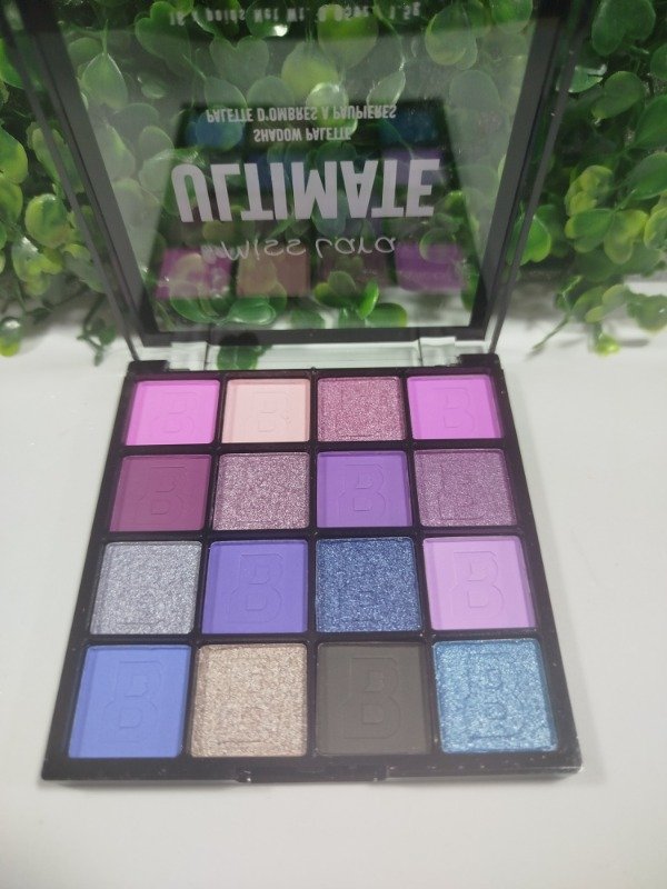 Producto - PALETA 16 SOMBRAS ULTIMATE MISS LARA