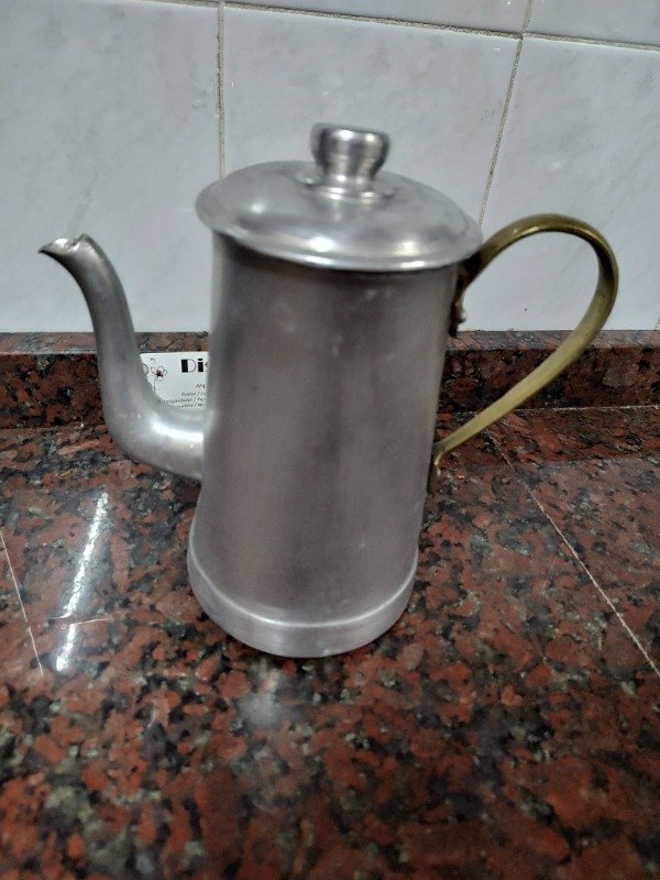 Producto - Cafetera aluminio y asas de bronce
