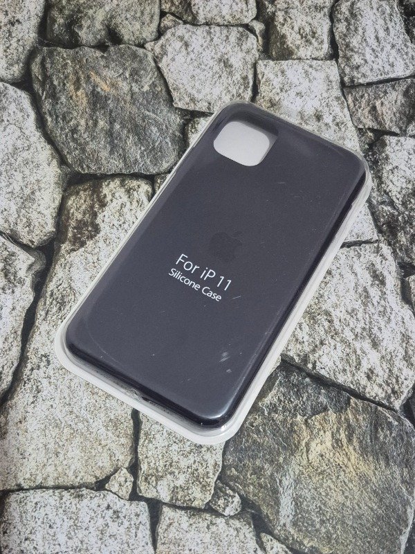Producto - Funda silicone case logo Iphone 11 violeta oscuro