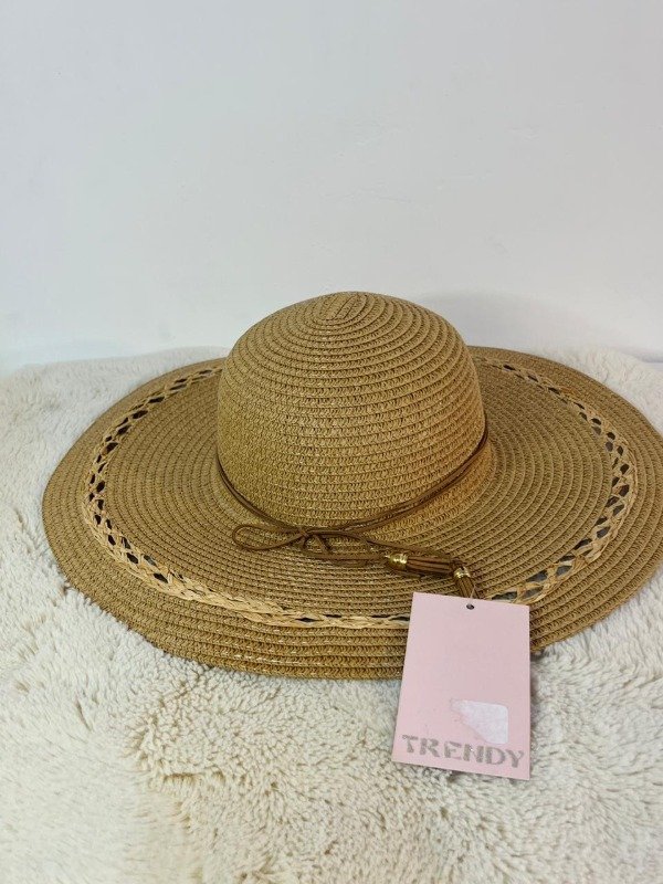 Producto - sombrero beige trendy