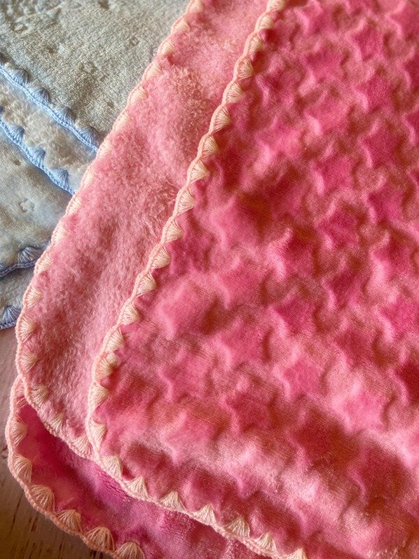 Producto - Manta de polar soft gofrado (Rosa)