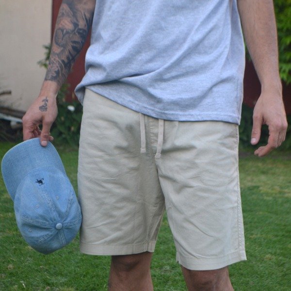 Producto - BERMUDA DE LINO CAMEL