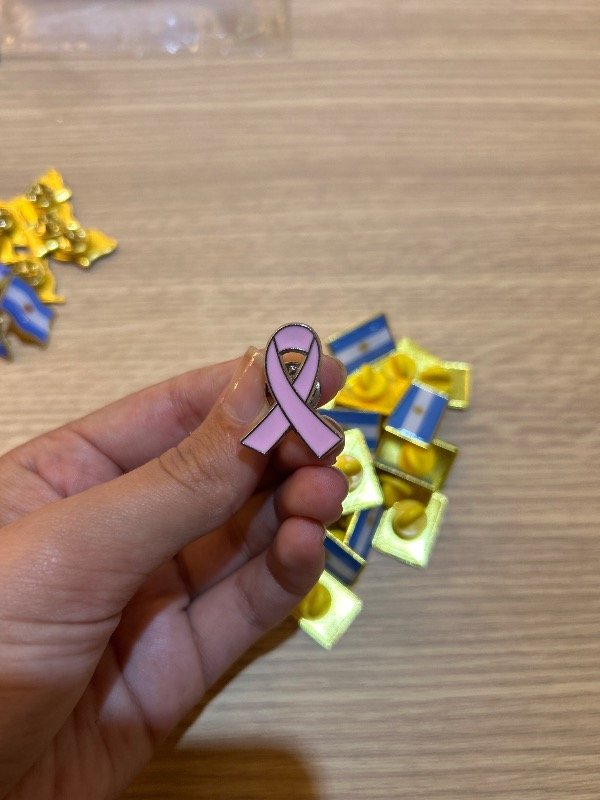 Producto - Pin para ropa OCTUBRE ( lazo3 )