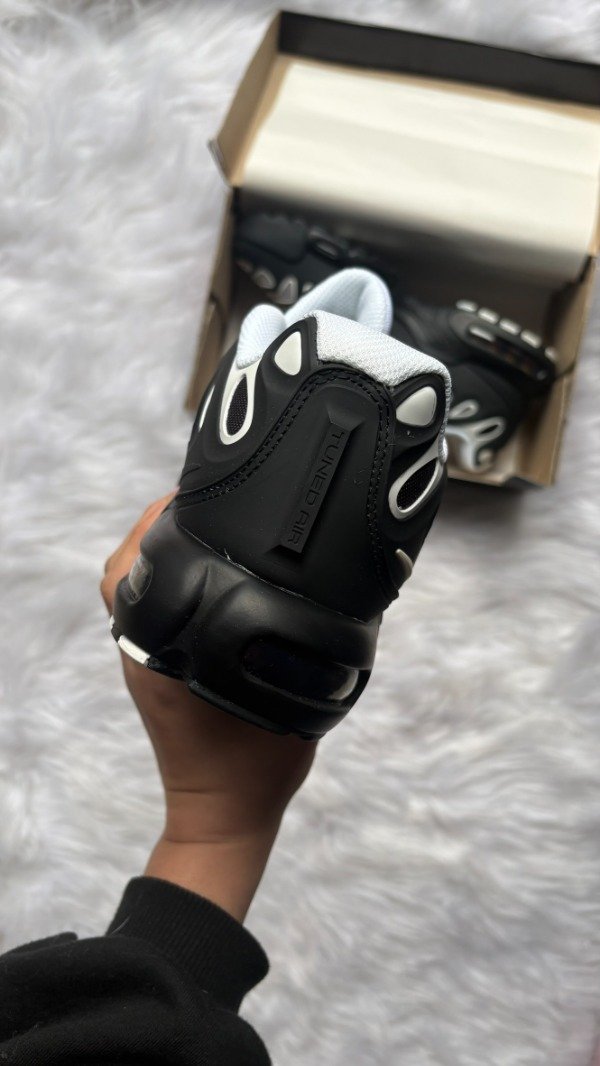 Producto - AIR MAX TN PLUS DRIFT PANDA - 2