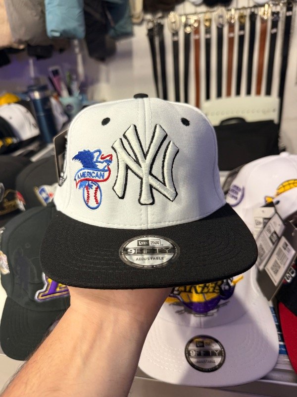 Producto - Gorra Cerrada NY White