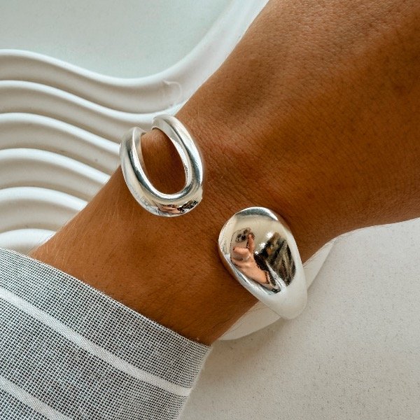 Producto - Brazalete doble gota plateado calado