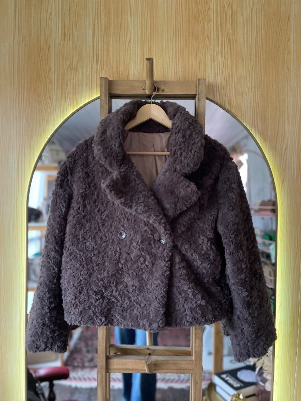 Producto - Tapado peludo CHOCO