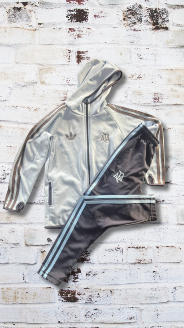 Producto - CONJUNTO CAMPERA Y PANTALON AFA RETRO
