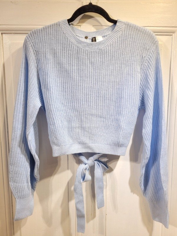 Producto - Sweater DIVIDED celeste Talle S - PRECIO: 40X