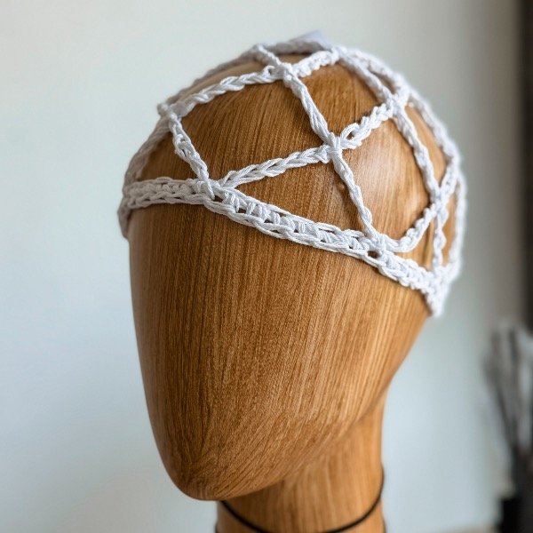 Producto - Casquito tejido calado blanco