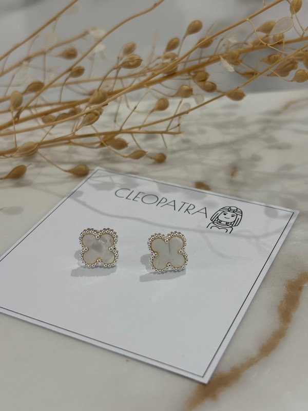 Producto - aros trébol blanco