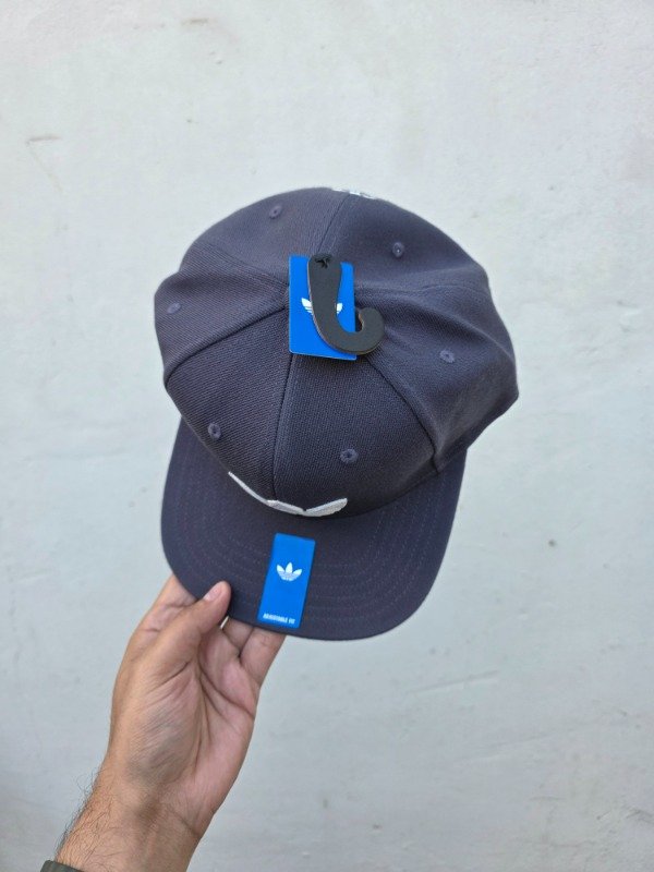 Adidas originals snapback 2026 gris — imagen 6